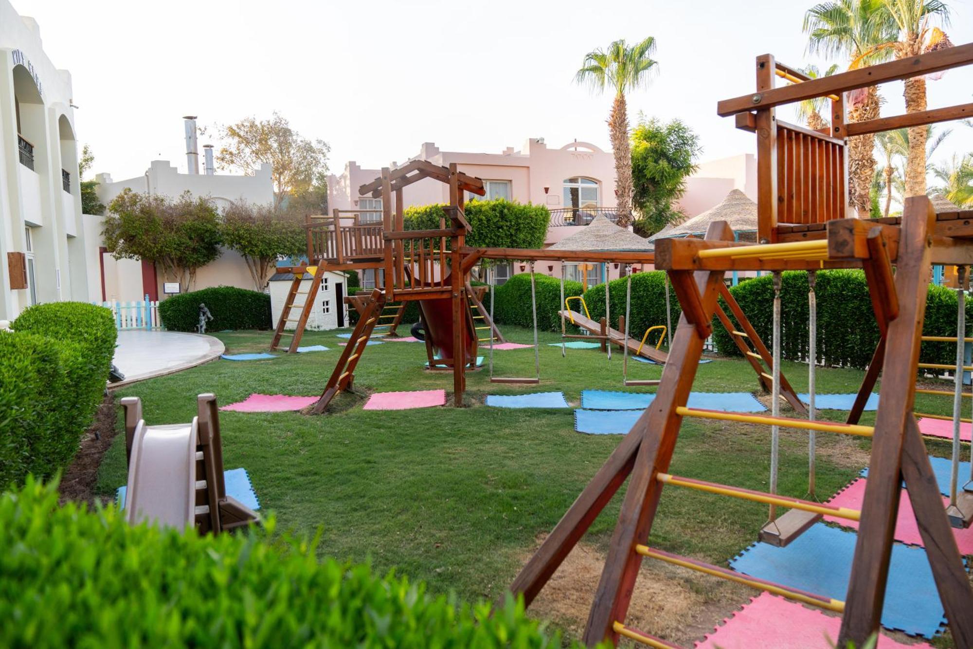 ホテル シエラ シャルム エル シェイク シャルム・エル・シェイク エクステリア 写真 Playground at the resort