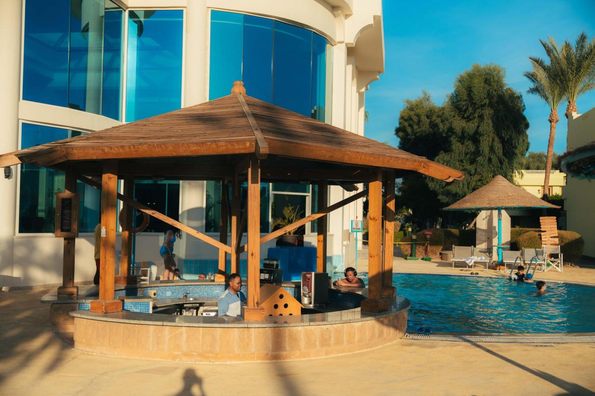 ホテル シエラ シャルム エル シェイク シャルム・エル・シェイク エクステリア 写真 The swimming pool at the hotel